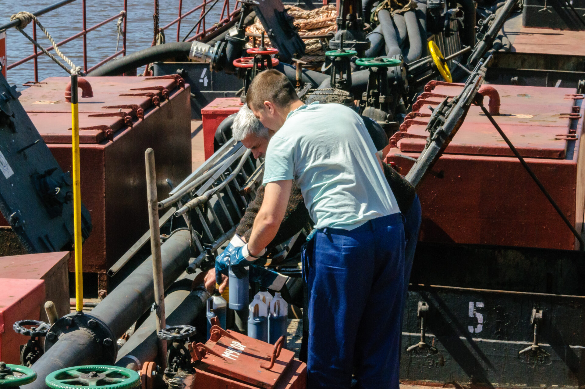 Our experienced team handles all aspects of port agency in uk , including vessel clearance, documentation, customs procedures, berthing arrangements, and cargo operations.